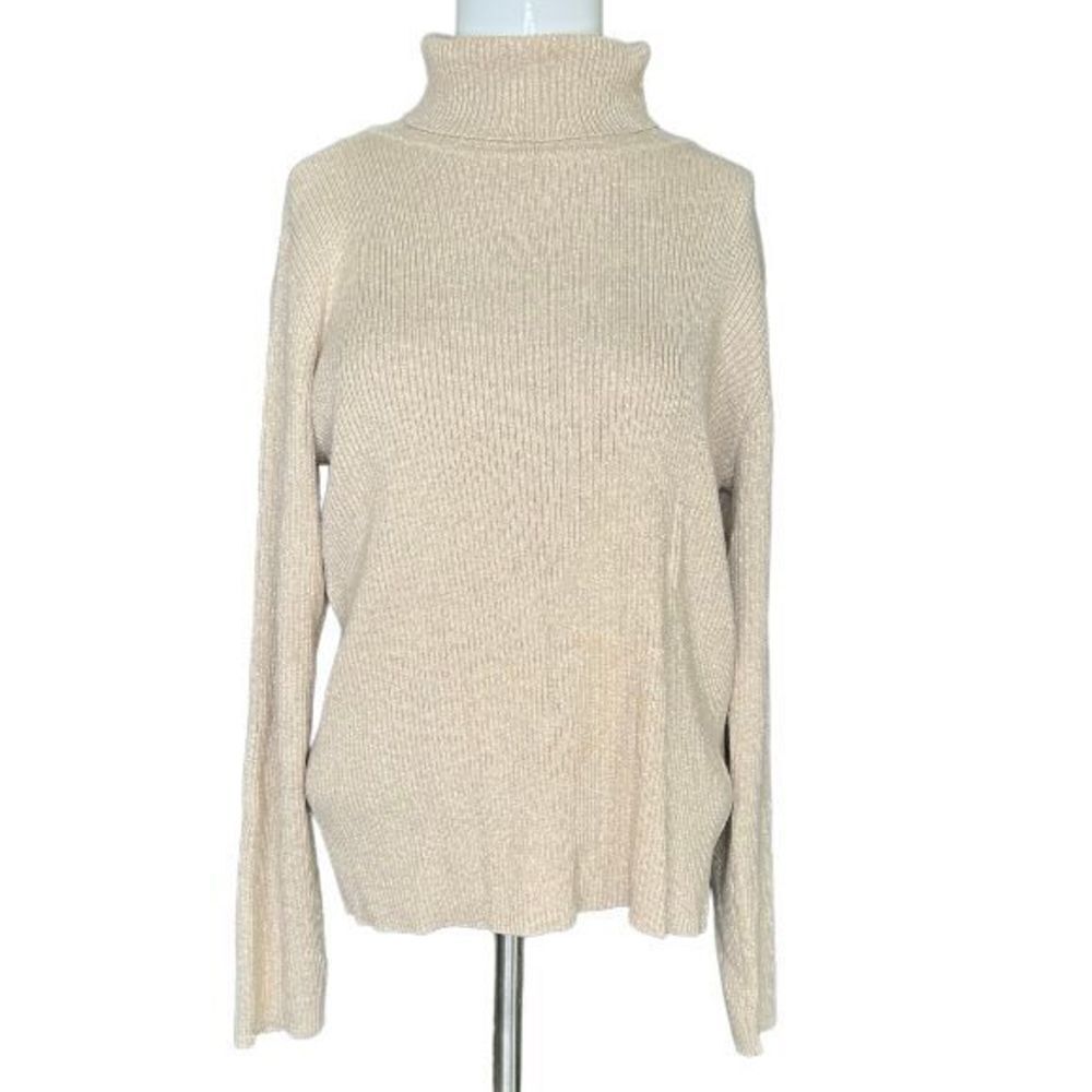 Liz Claiborne size MP ribbed turtleneck
